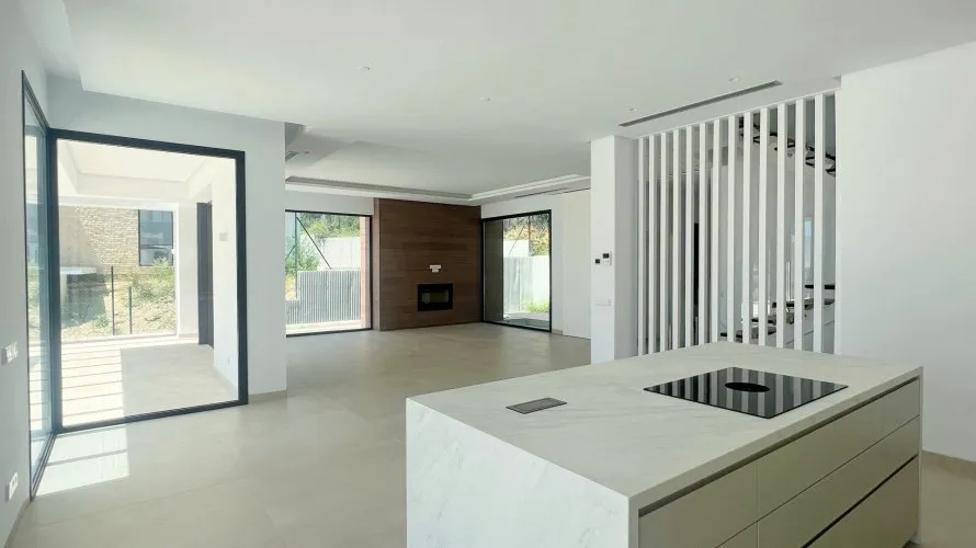 Villa de 4 dormitorios en Marbella, Spain No. 135 № 5