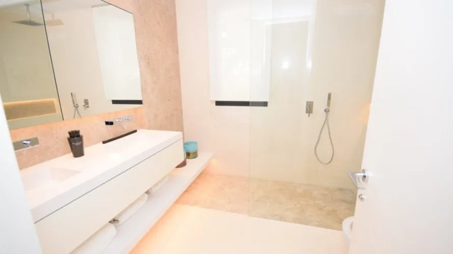 Villa de 4 dormitorios en Nueva Andalucía, Spain No. 933 № 8