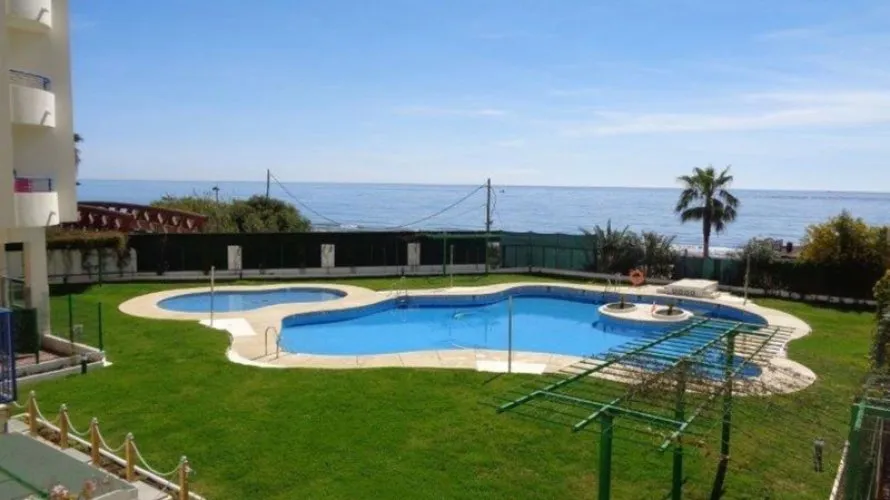 Apartamento de 1 dormitorio en Marbella, Spain No. 805 № 1