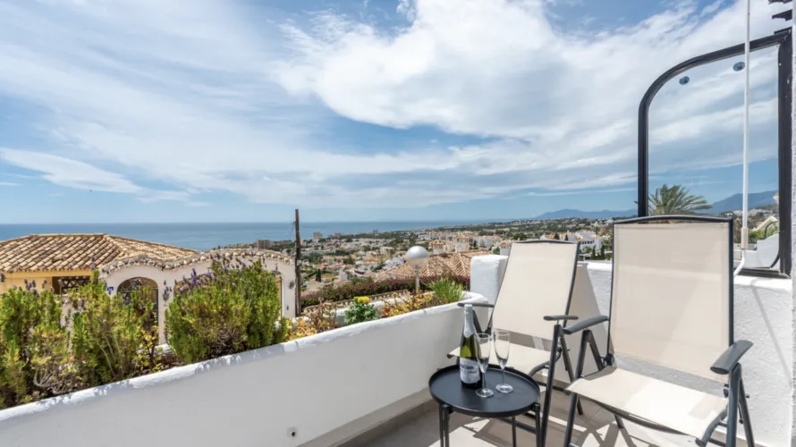 Apartamento de 2 dormitorios en Mijas Costa, Spain No. 643 № 11
