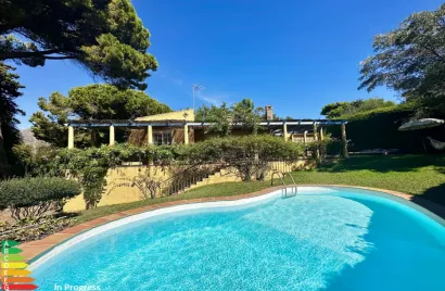 Villa de 4 dormitorios en Marbella, Spain No. 536