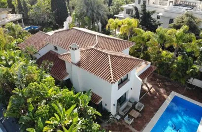 Villa de 4 dormitorios en Marbella, Spain No. 317