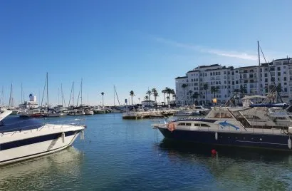 Apartamento de 2 dormitorios en Manilva, Spain No. 874