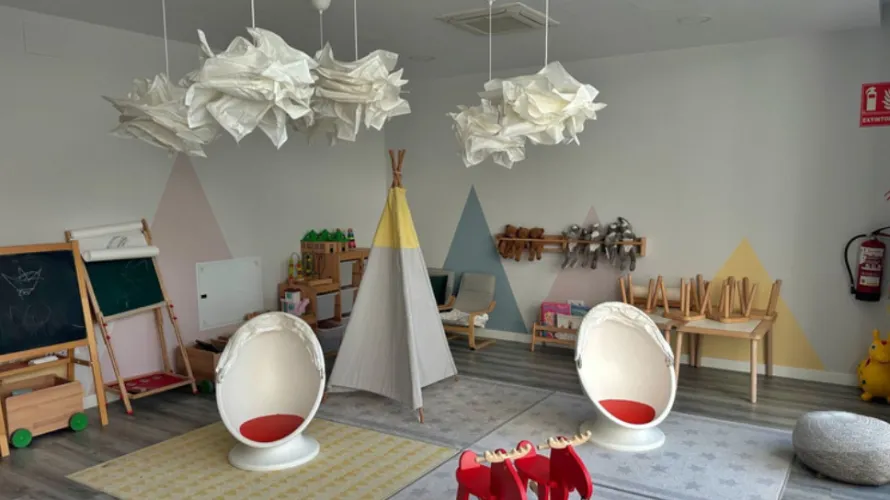 Apartamento de 3 dormitorios en Cortes (San Pedro De Alcantara), Spain No. 1072 № 10