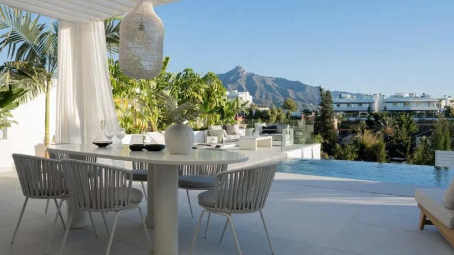Villa de 5 dormitorios en Nueva Andalucía, Spain No. 511 № 22