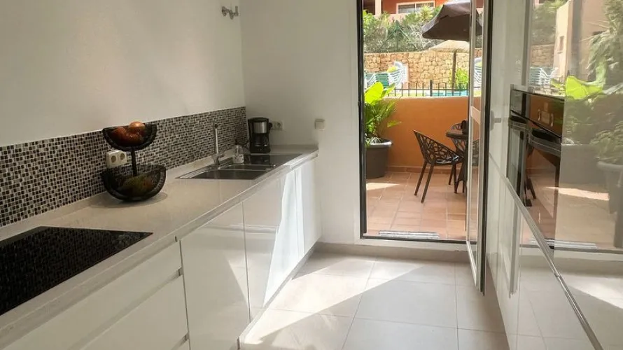 Apartamento de 2 dormitorios en Marbella, Spain No. 834 № 10