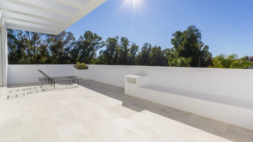 Villa de 4 dormitorios en Cortes (San Pedro De Alcantara), Spain No. 1024 № 10