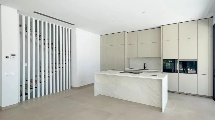 Villa de 4 dormitorios en Marbella, Spain No. 135 № 3
