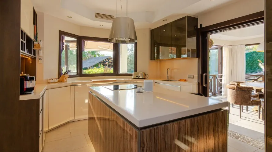 Villa de 5 dormitorios en Marbella, Spain No. 390 № 6