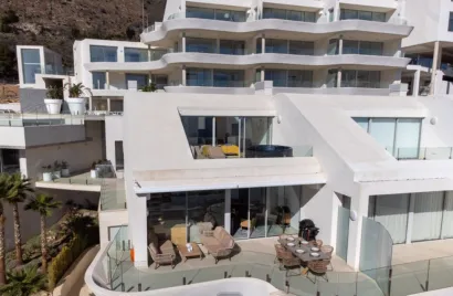 Dúplex de 3 dormitorios en Benalmádena, Spain No. 1068