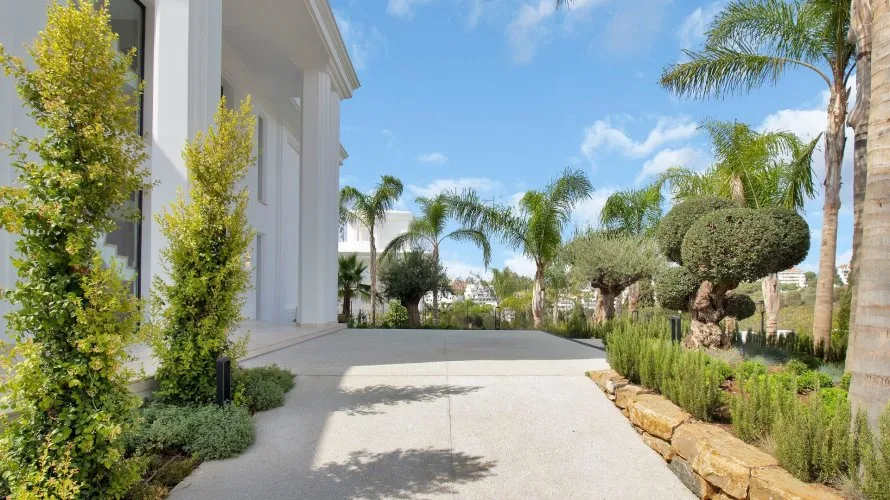Villa de 6 dormitorios en Marbella, Spain No. 388 № 8