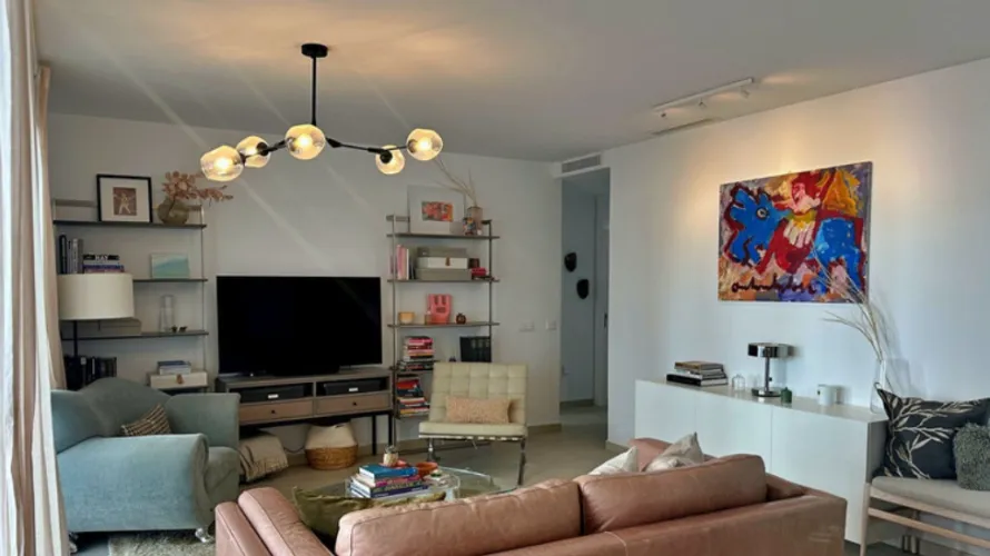 Apartamento de 3 dormitorios en Cortes (San Pedro De Alcantara), Spain No. 1072 № 13