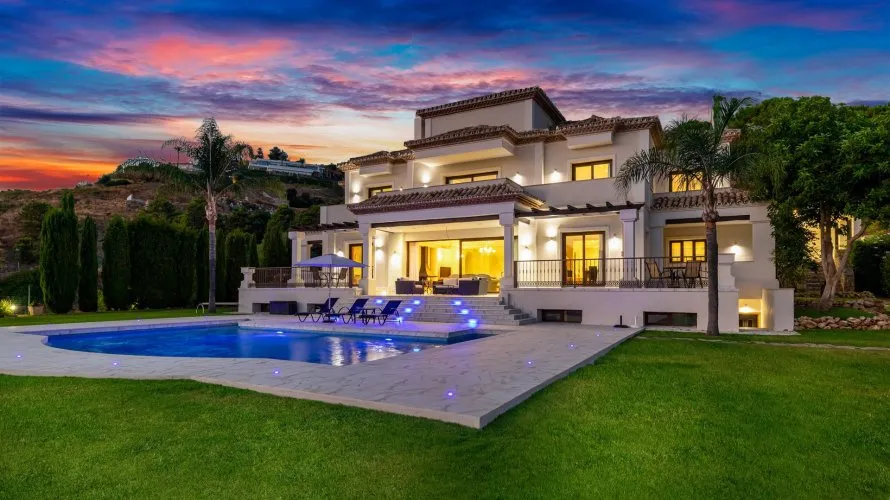Villa de 6 dormitorios en Benahavís, Spain No. 664