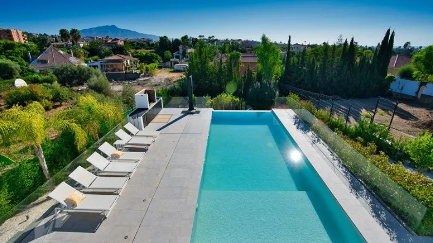 Villa de 4 dormitorios en Estepona, Spain No. 372 № 27
