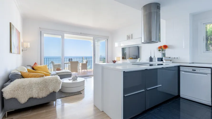 Apartamento de 2 dormitorios en Mijas Costa, Spain No. 651 № 4