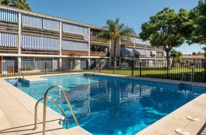 Apartamento de 2 dormitorios en Cortes (San Pedro De Alcantara), Spain No. 466