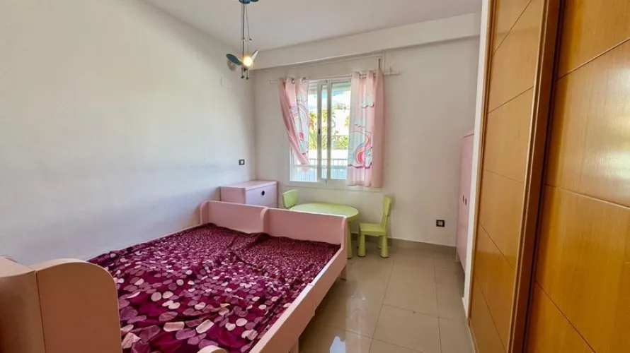 Apartamento de 2 dormitorios en Cortes (San Pedro De Alcantara), Spain No. 654