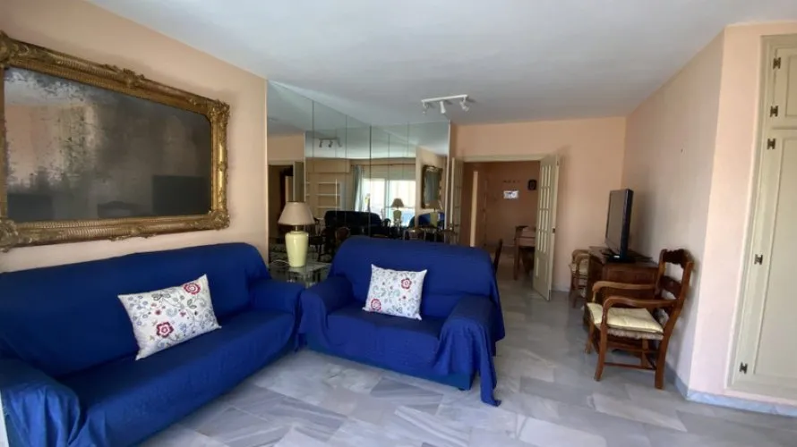 Apartamento de 3 dormitorios en Marbella, Spain No. 491 № 4