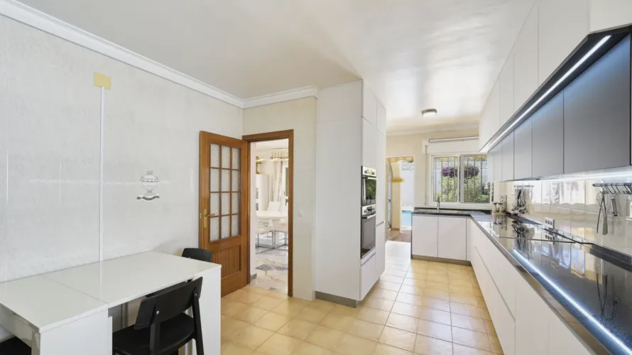 Сasa de 4 dormitorios en Benalmádena, Spain No. 1088 № 8