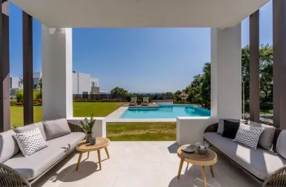 Villa de 4 dormitorios en Marbella, Spain No. 535