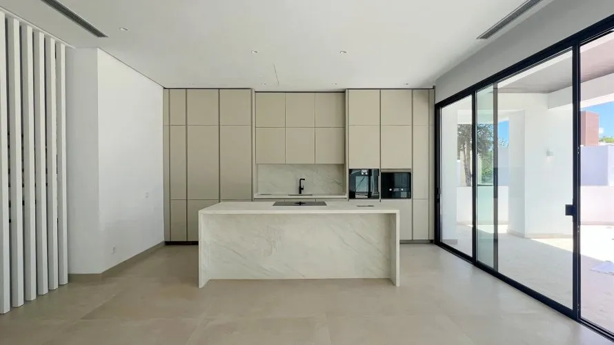 Villa de 4 dormitorios en Marbella, Spain No. 135 № 4