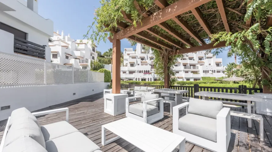 Apartamento de 2 dormitorios en Estepona, Spain No. 639 № 19