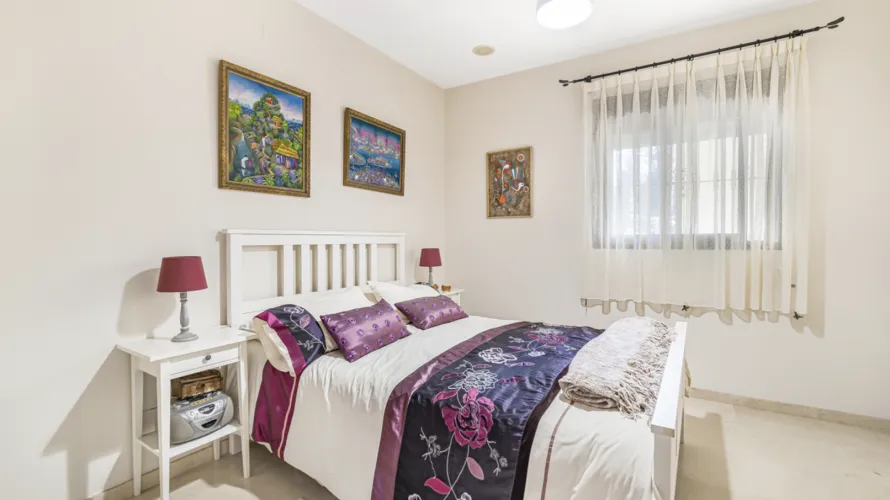 Apartamento de 2 dormitorios en Cortes (San Pedro De Alcantara), Spain No. 661 № 7