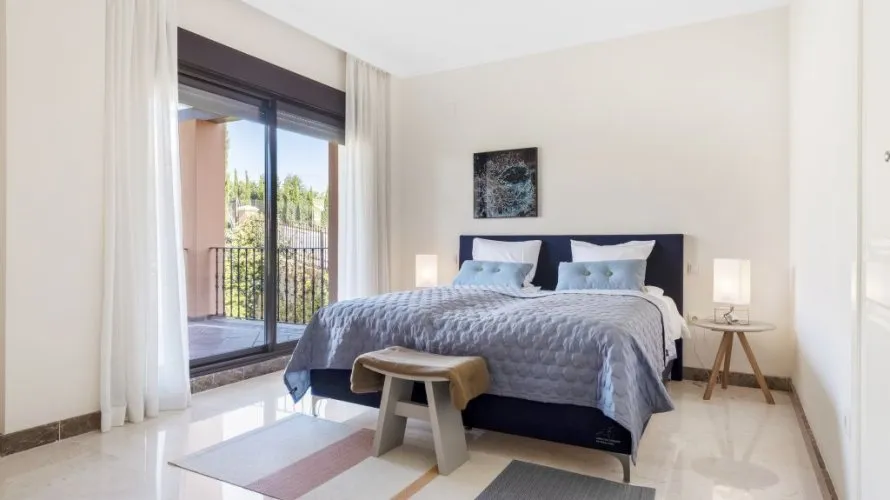Villa de 3 dormitorios en Estepona, Spain No. 186 № 10
