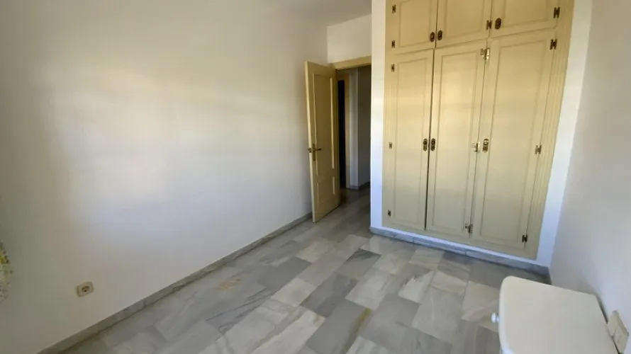 Apartamento de 3 dormitorios en Marbella, Spain No. 491 № 9