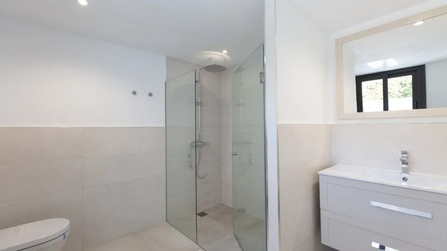 Villa de 4 dormitorios en Marbella, Spain No. 391 № 28