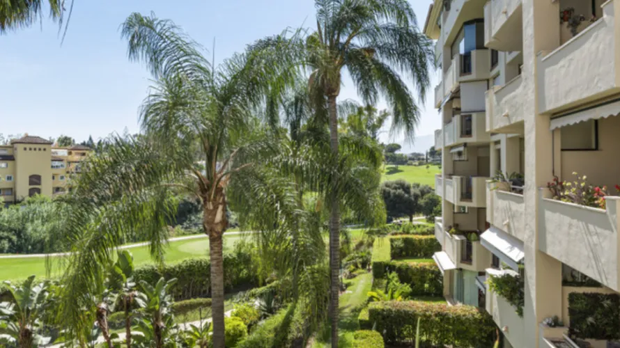 Apartamento de 2 dormitorios en Cortes (San Pedro De Alcantara), Spain No. 1071 № 9