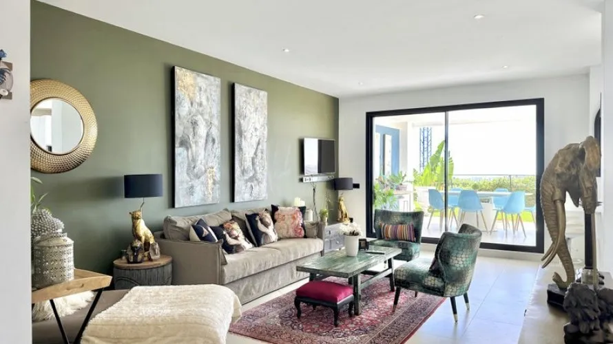 Apartamento de 3 dormitorios en Estepona, Spain No. 944 № 3