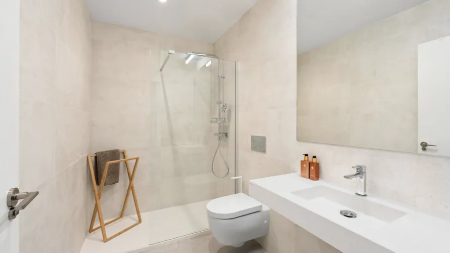 Apartamento de 3 dormitorios en Marbella, Spain No. 718 № 7