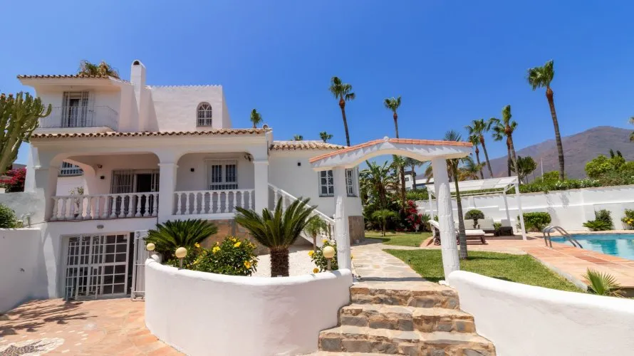 Villa de 5 dormitorios en Estepona, Spain No. 217 № 14
