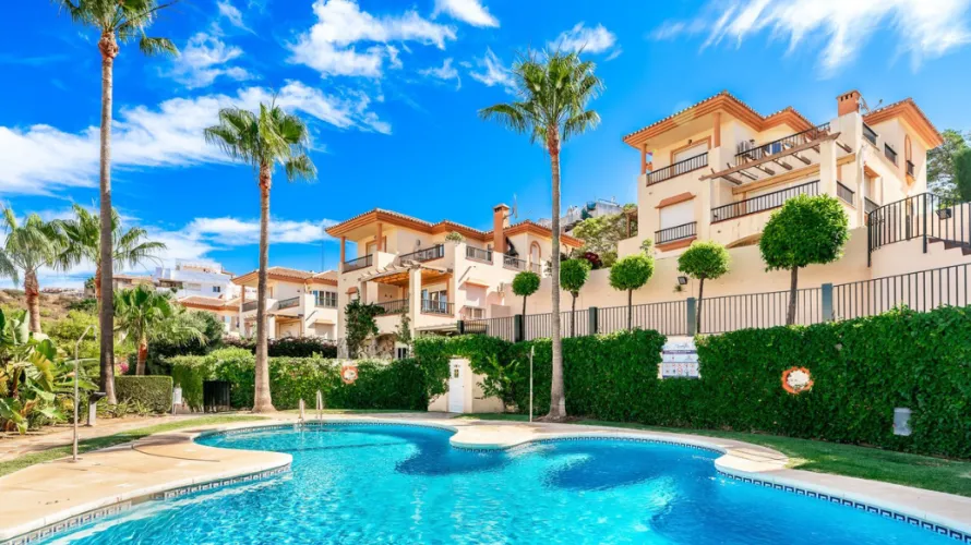 Villa de 5 dormitorios en Mijas Costa, Spain No. 993 № 18