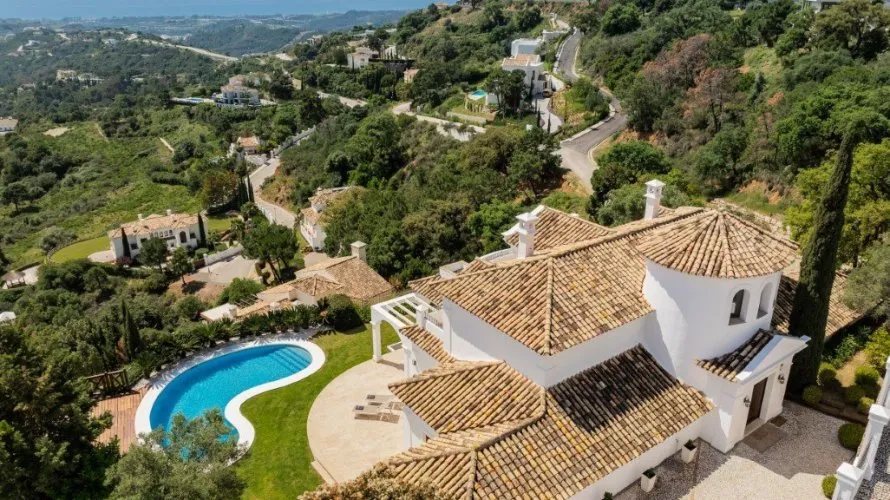 Villa de 5 dormitorios en Benahavís, Spain No. 790 № 1