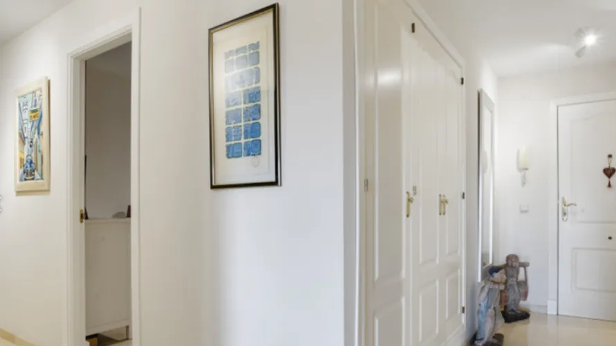 Apartamento de 2 dormitorios en Cortes (San Pedro De Alcantara), Spain No. 1071 № 18