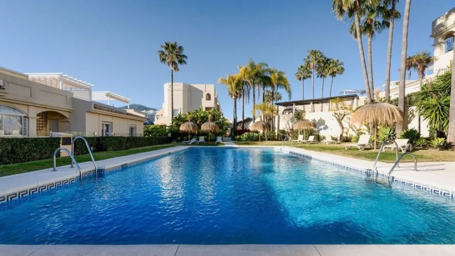 Apartamento de 3 dormitorios en Benahavís, Spain No. 418 № 4
