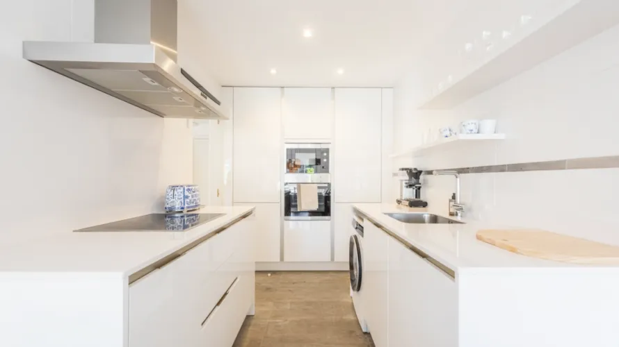 Apartamento de 2 dormitorios en Benahavís, Spain No. 717 № 4