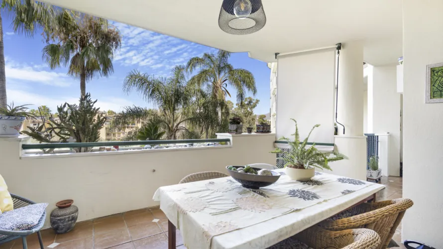 Apartamento de 2 dormitorios en Cortes (San Pedro De Alcantara), Spain No. 661 № 16