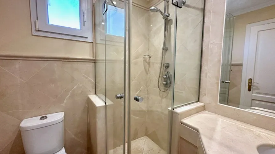 Apartamento de 2 dormitorios en Casares, Spain No. 381 № 1