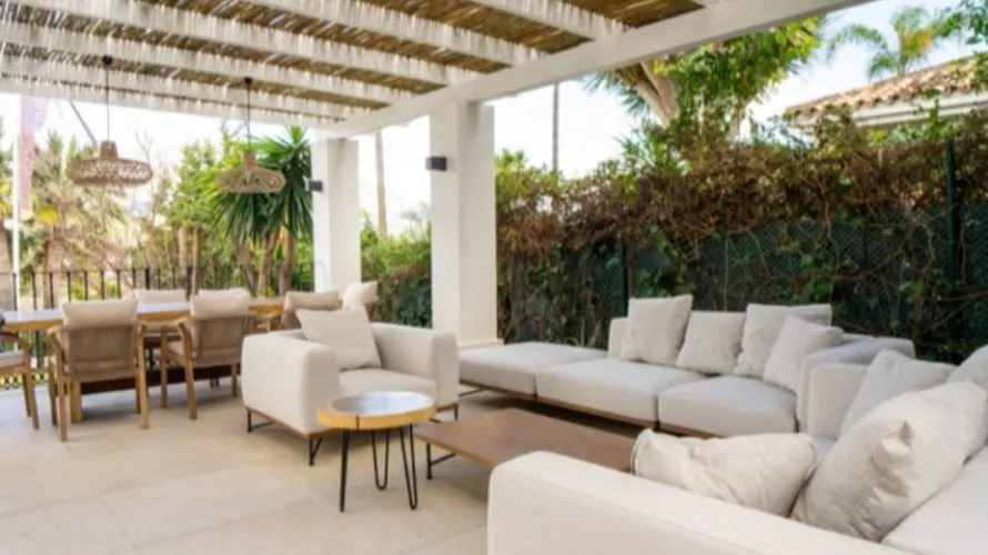 Villa de 5 dormitorios en Marbella, Spain No. 461 № 6