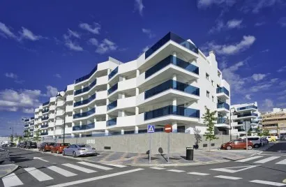 Apartamento de 3 dormitorios en Fuengirola, Spain No. 134