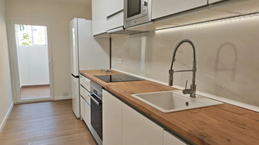 Apartamento de 3 dormitorios en Cortes (San Pedro De Alcantara), Spain No. 1090 № 8