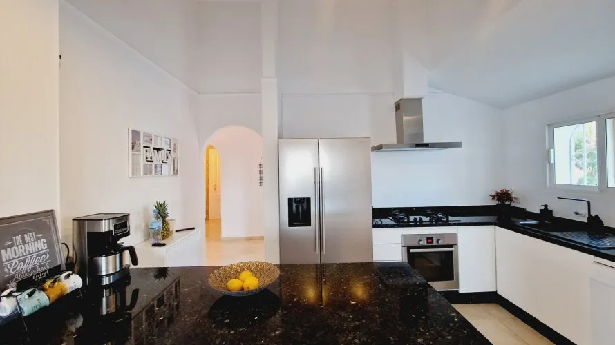 Villa de 5 dormitorios en Estepona, Spain No. 294 № 8