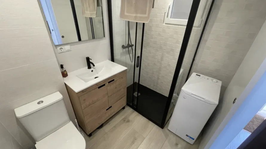 Apartamento de 2 dormitorios en Estepona, Spain No. 669 № 10