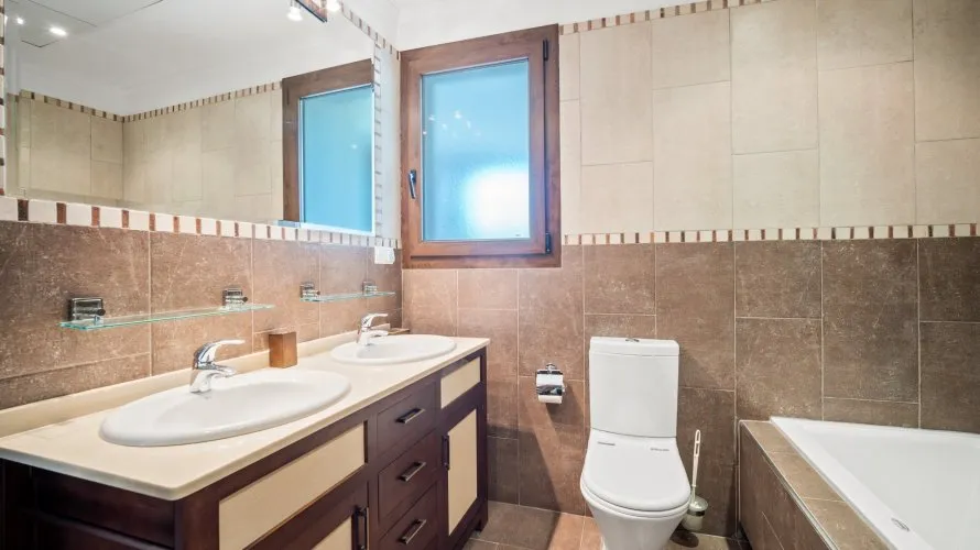 Villa de 6 dormitorios en Benahavís, Spain No. 664 № 10