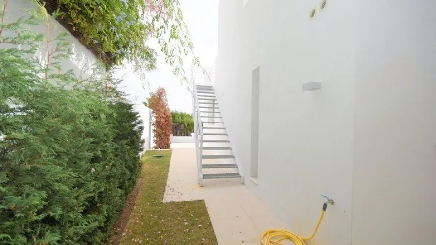 Villa de 4 dormitorios en Nueva Andalucía, Spain No. 933 № 26