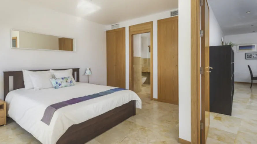 Apartamento de 3 dormitorios en Marbella, Spain No. 541 № 15