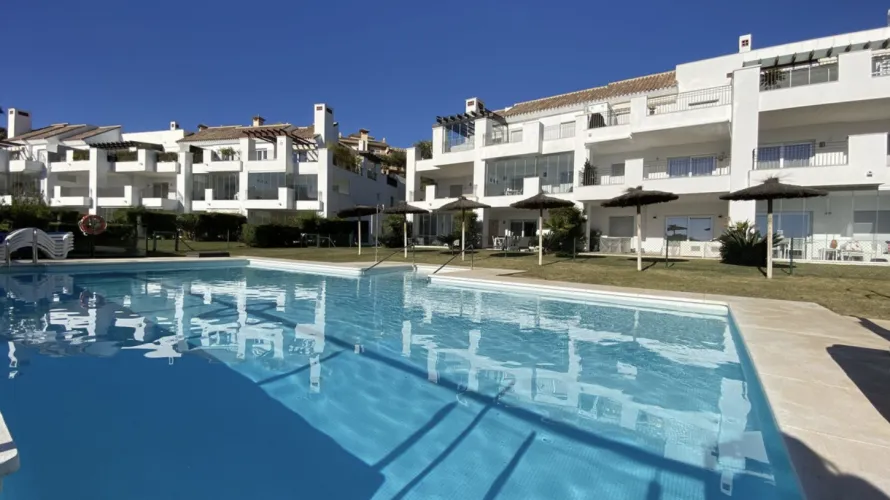 Apartamento de 2 dormitorios en Marbella, Spain No. 672 № 13